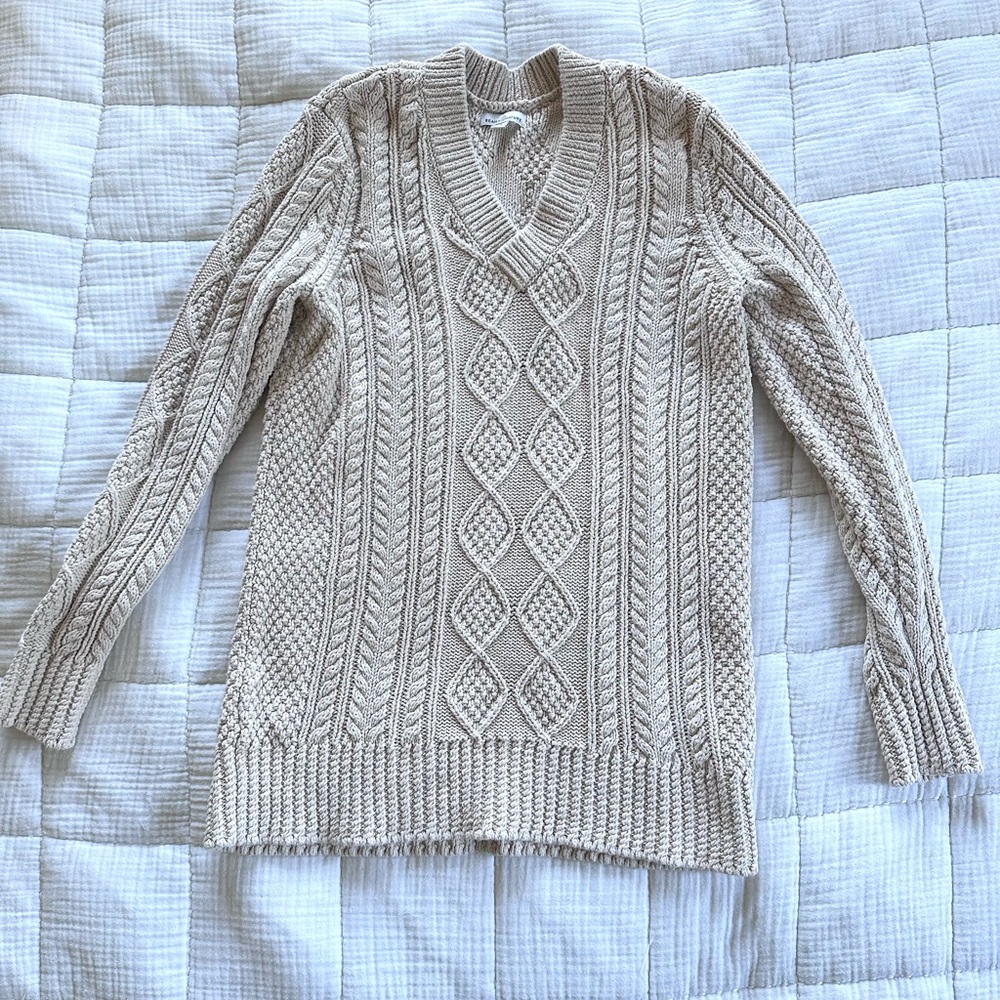 L.L. Bean V-Neck Cable Knit Sweater sz S